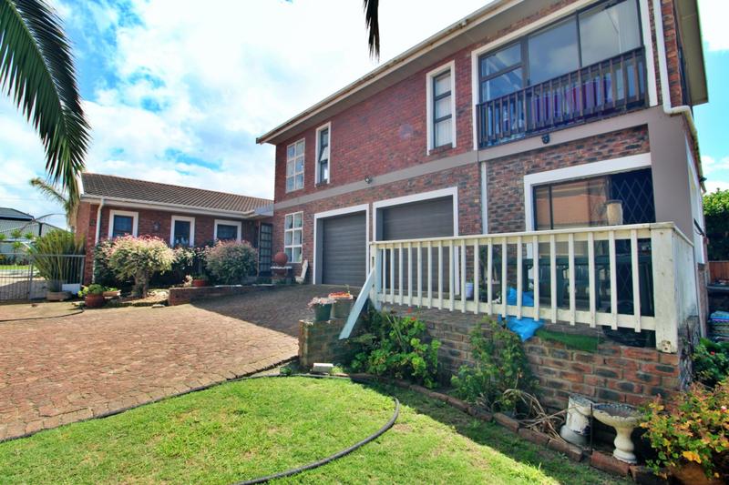 5 Bedroom Property for Sale in Fraaiuitsig Western Cape
